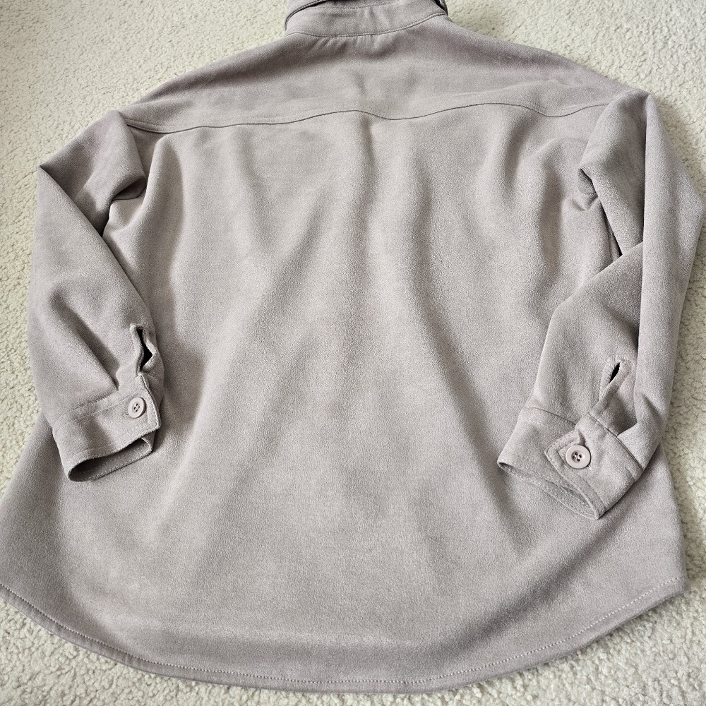 Lightweight Button Down Shacket - Picture 7 of 7